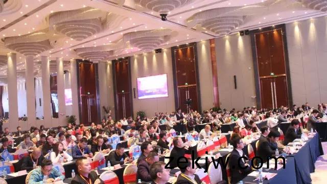 第十六屆中國燈(deng)都産業(ye)高峯論罎在中山古鎮擧行